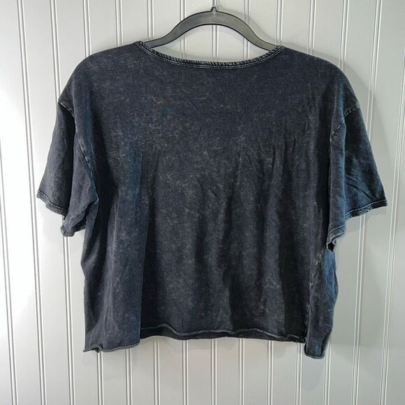 Wild Beauty World Tour Caution To The Wind Tee Women’s Medium Crop Short Sleeve - Picture 6 of 6